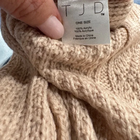 Cozy Knit Beanie in Light Pink - Picture 4 of 5